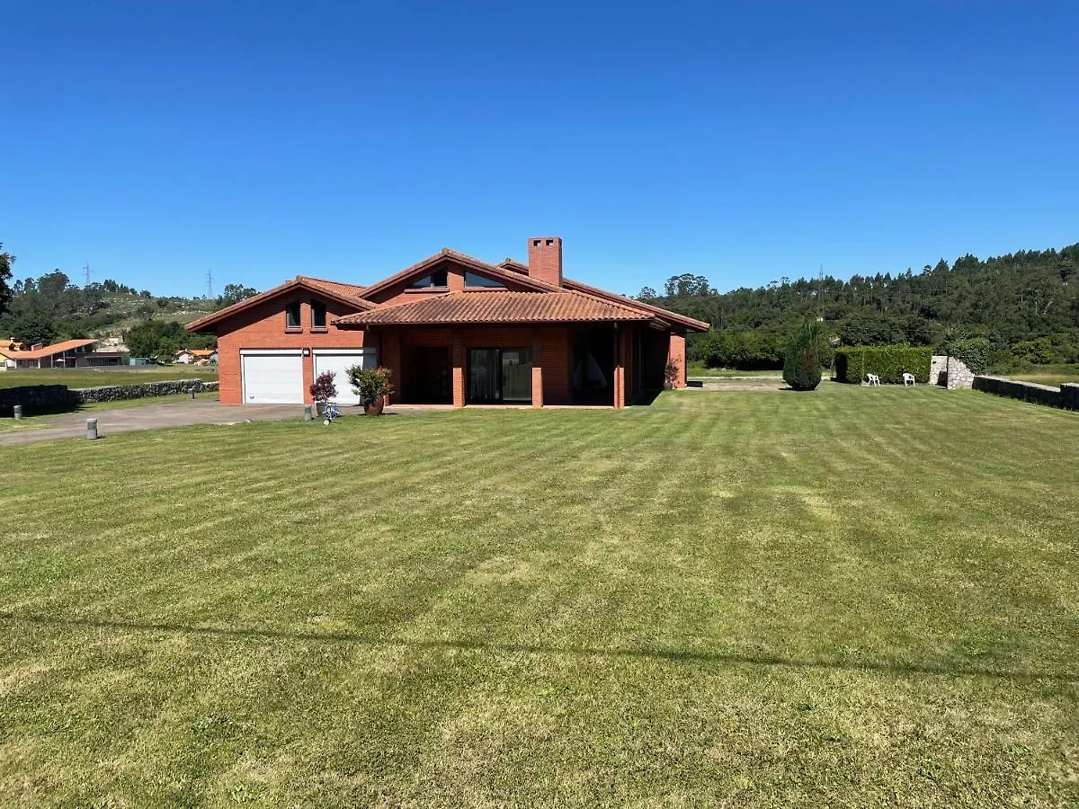 Villa Monasterio Camargo